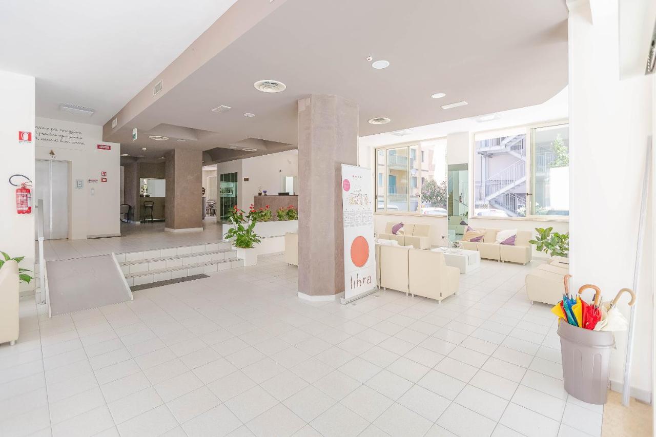 Hotel Confort Rimini Exterior photo
