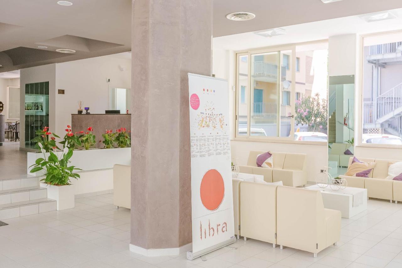 Hotel Confort Rimini Exterior photo