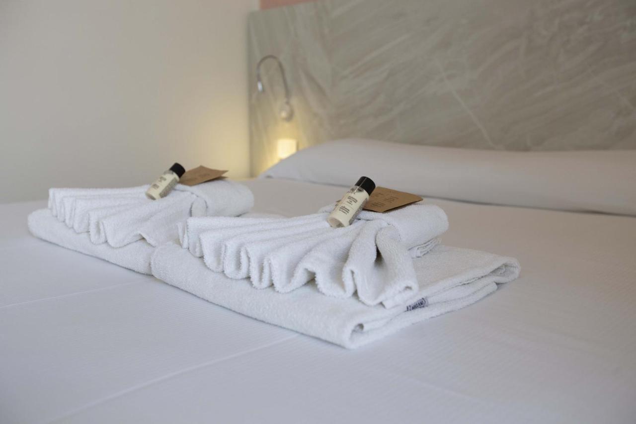 Hotel Confort Rimini Exterior photo