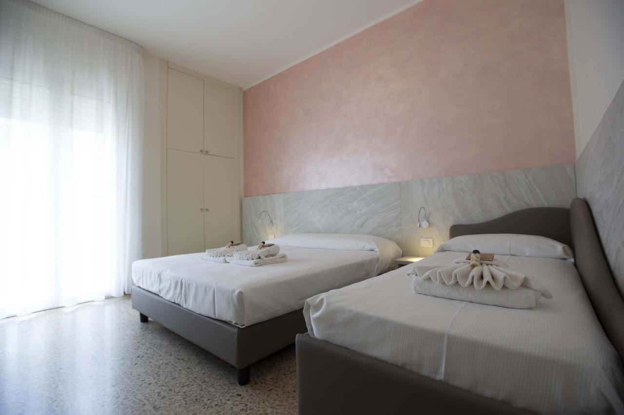 Hotel Confort Rimini Exterior photo