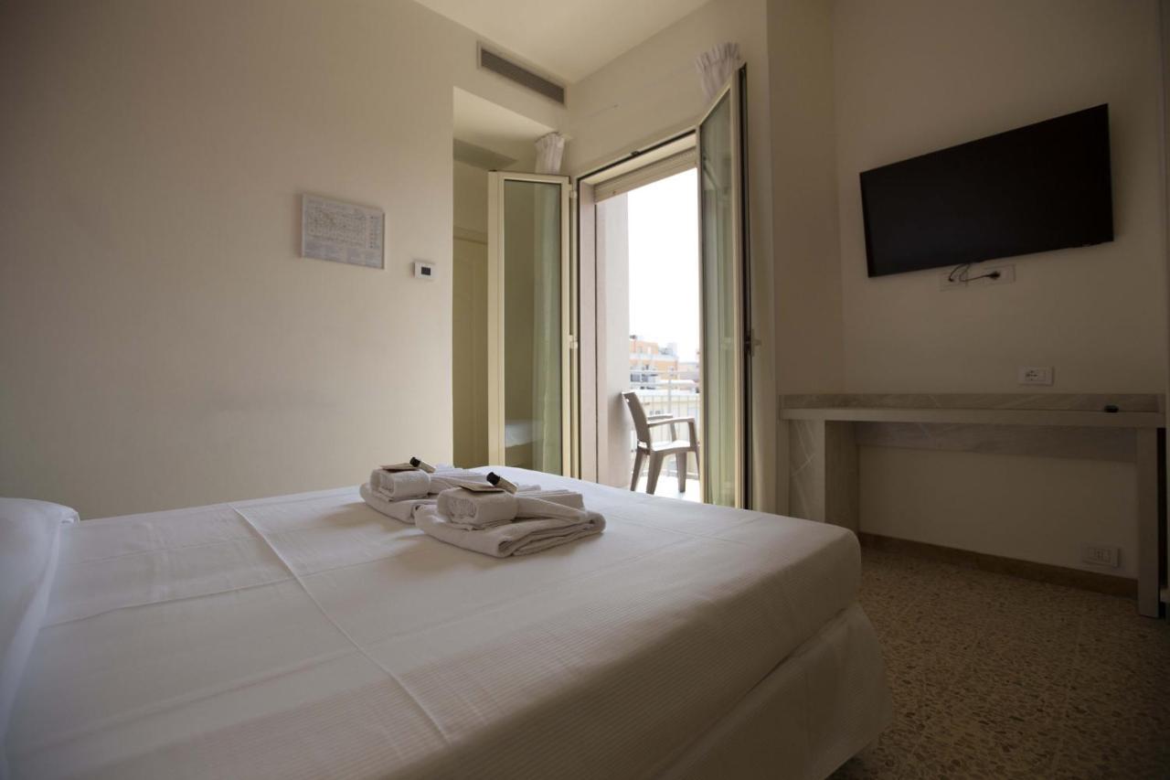 Hotel Confort Rimini Exterior photo